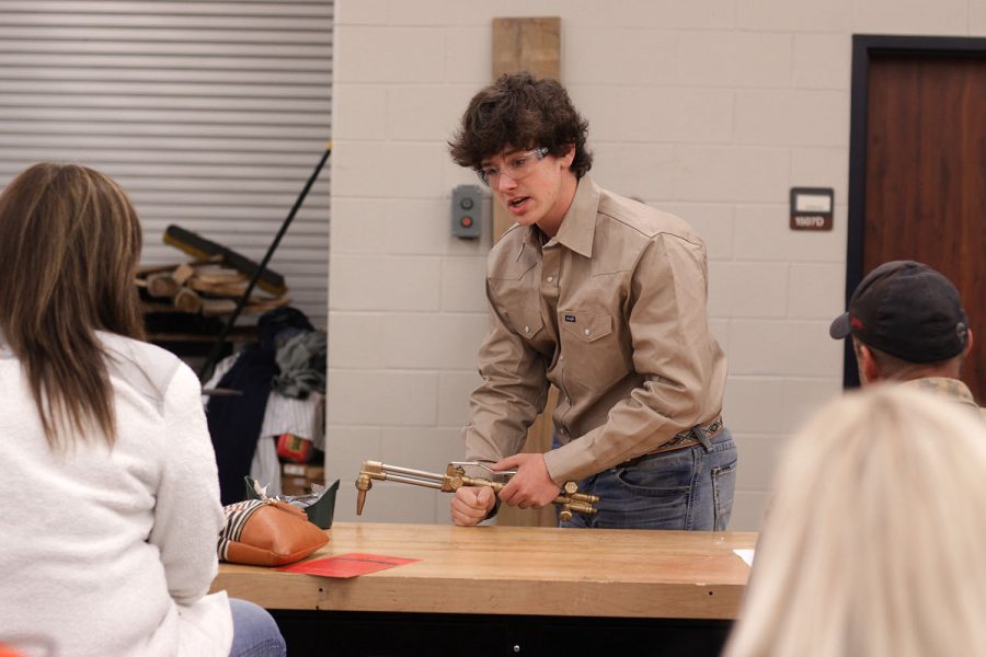 FFA+student+sophomore+Aaron+Fox+competes+on+the+Senior+Skills+team+at+the+FFA+LDE+showcase+in+late+October.